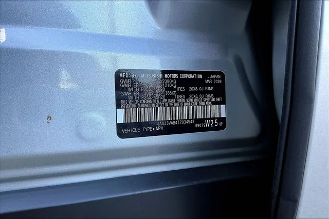 New 2026 Silver Mitsubishi SE image 8