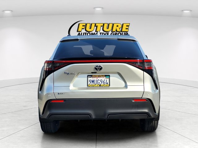 Used 2024 Silver Toyota XLE image 5