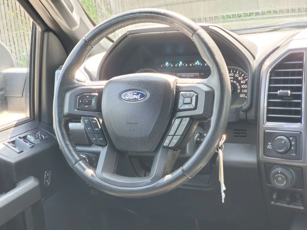 Used 2018 Black Ford  image 25