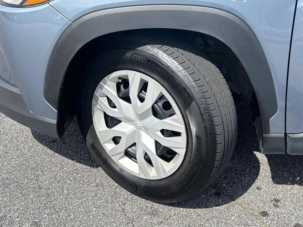 Used 2024  Toyota L image 27