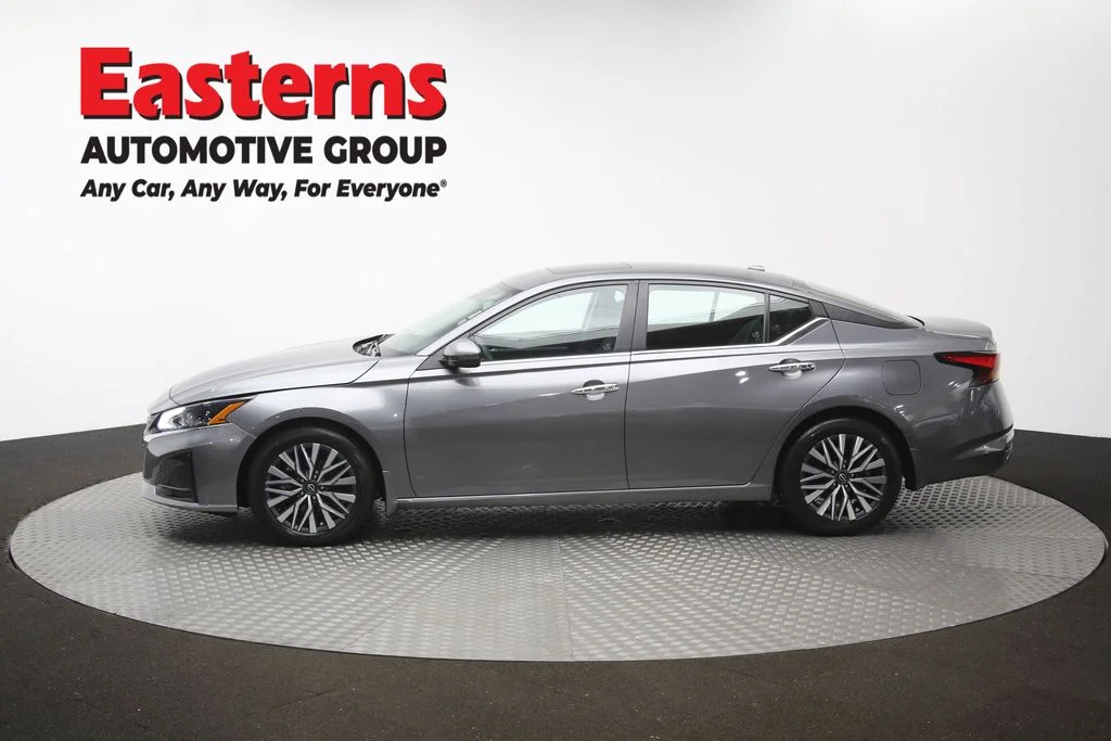Used 2023 Gray Nissan 2.5 SV image 59