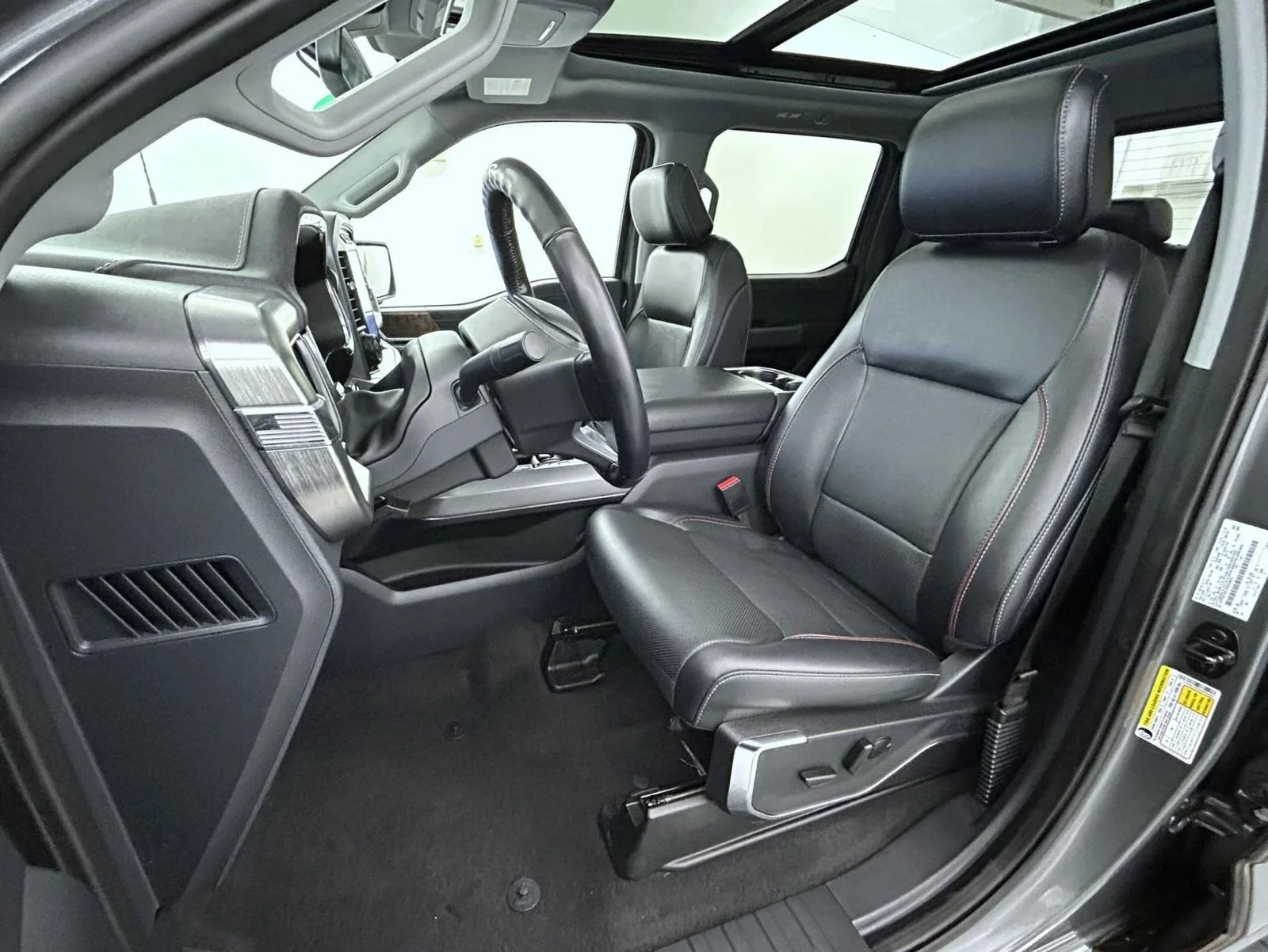 Used 2023 Gray Ford Lariat image 10