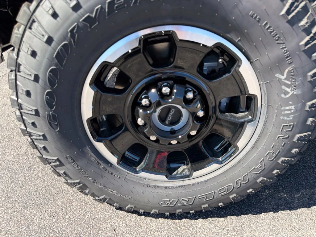 New 2027 Iconic Silver Metallic Ford F-250® XLT image 9
