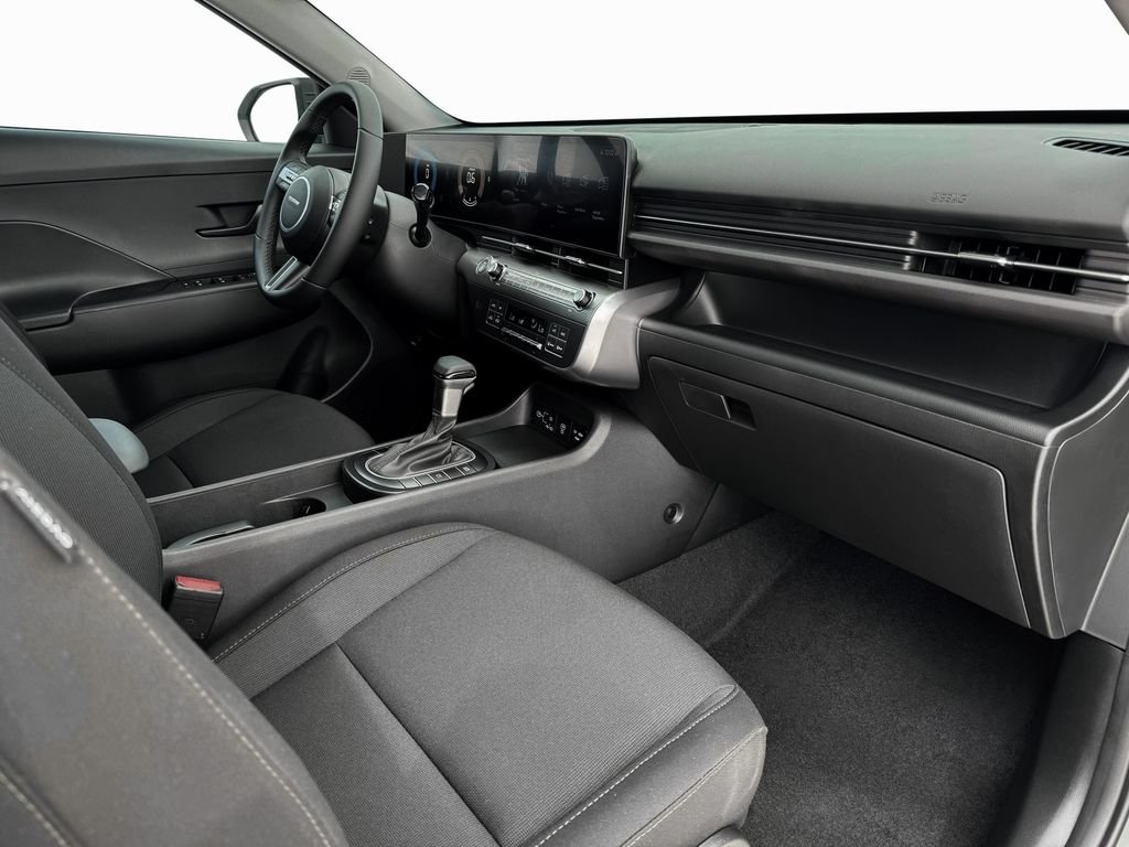 2025 Hyundai Kona SEL - Photo 22