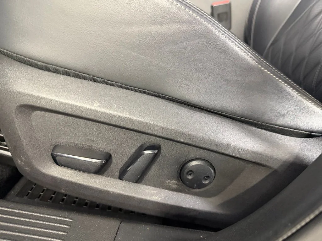 Used 2023 Black Nissan Platinum image 25
