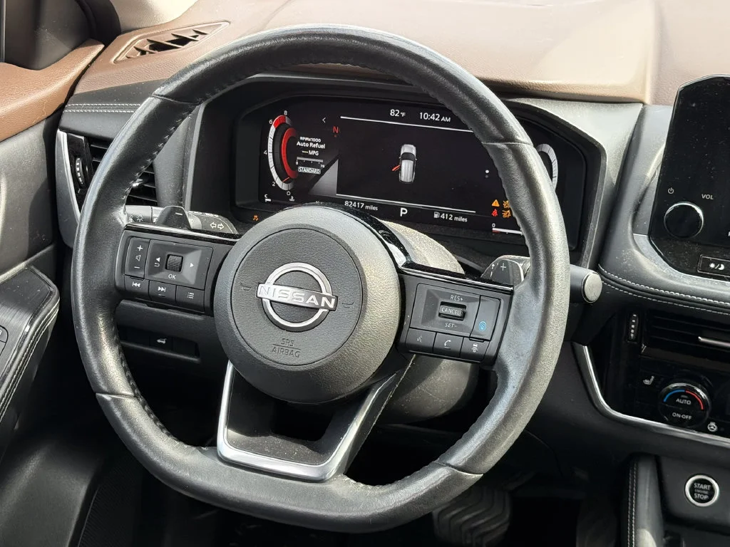 Used 2022 Boulder Gray Nissan Platinum image 13