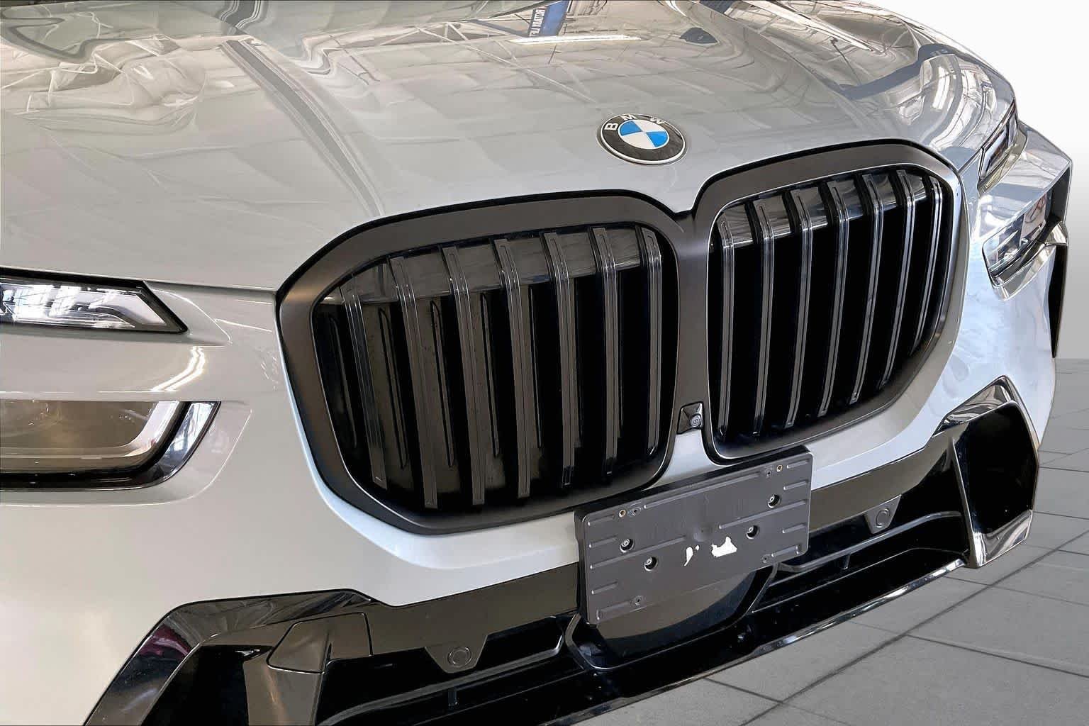 Used 2024 Brooklyn Grey Metallic BMW xDrive40i image 30
