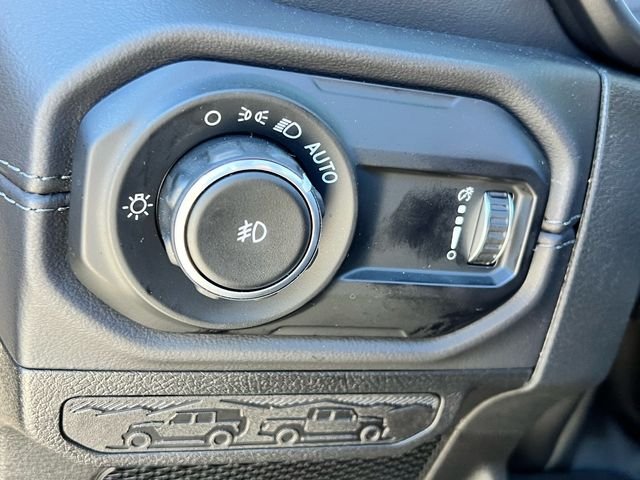 2025 Jeep Wrangler 4-Door Sahara - Photo 16