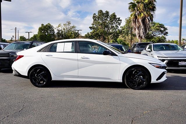 Used 2026 White Hyundai SEL Sport image 6