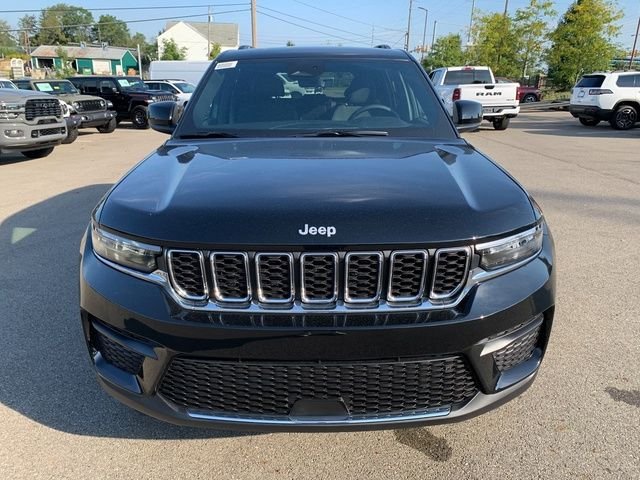 New 2027 High-Gloss Black Paint Jeep Laredo image 9