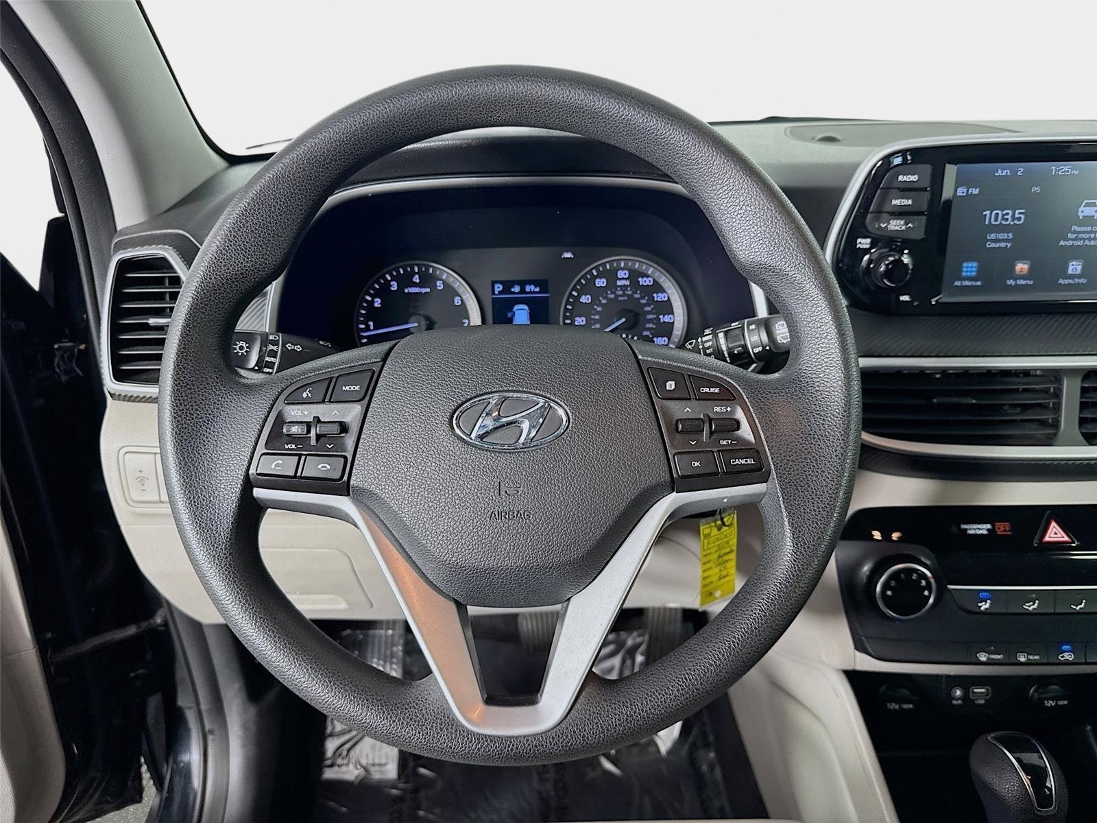 Used 2019 Black Noir Pearl Hyundai SE image 12