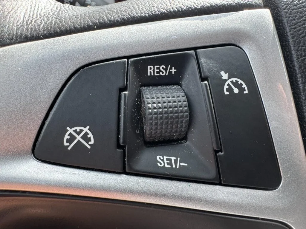 Used 2011 Silver Ice Metallic Chevrolet LT image 15