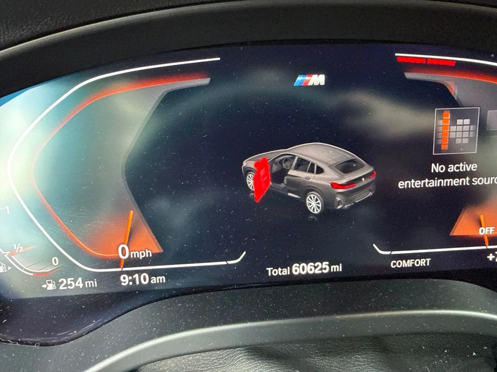 Used 2023 White BMW xDrive30i image 13