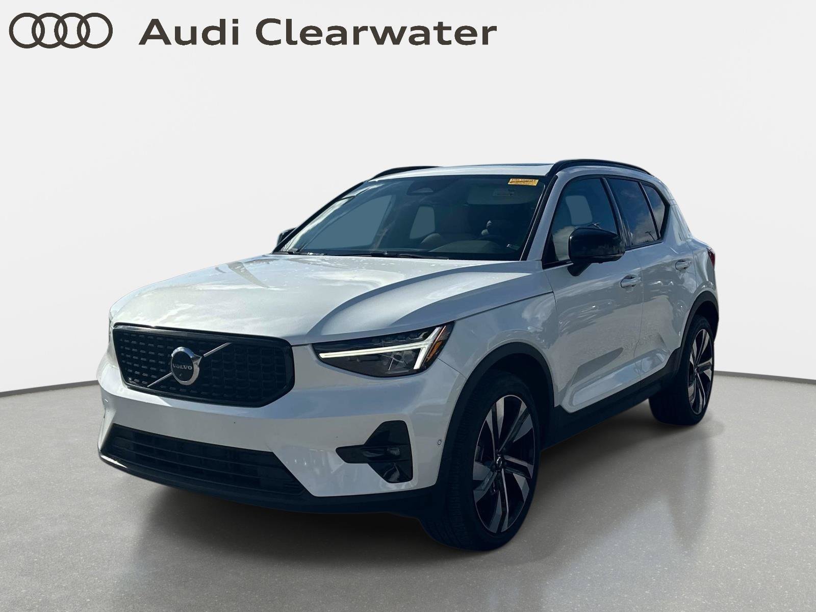 Used 2023 Crystal White Volvo Plus Dark Theme image 1