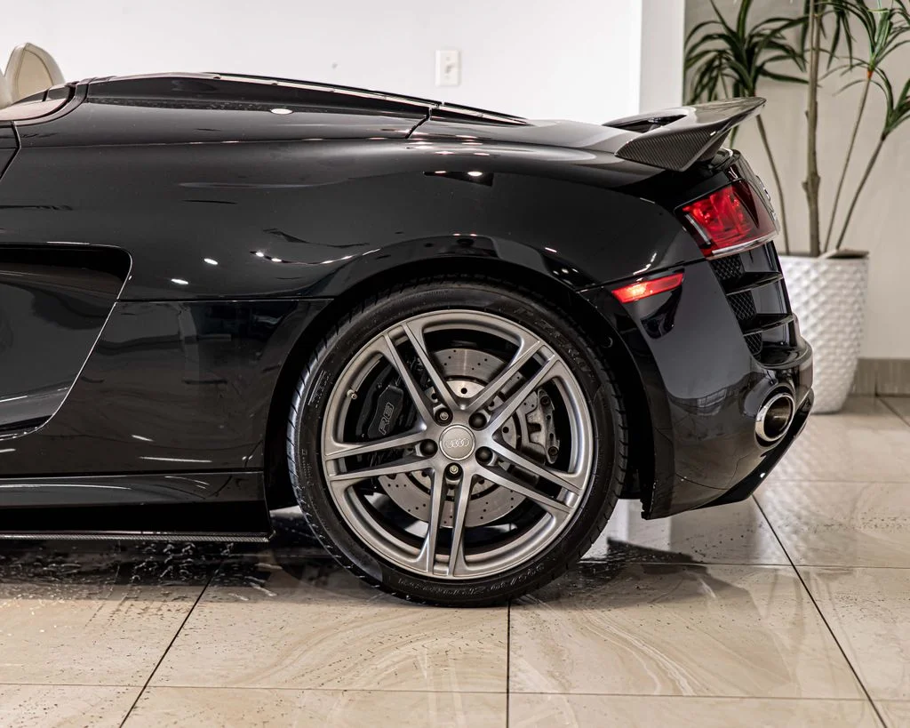 Used 2012 Blue Audi 5.2 image 8