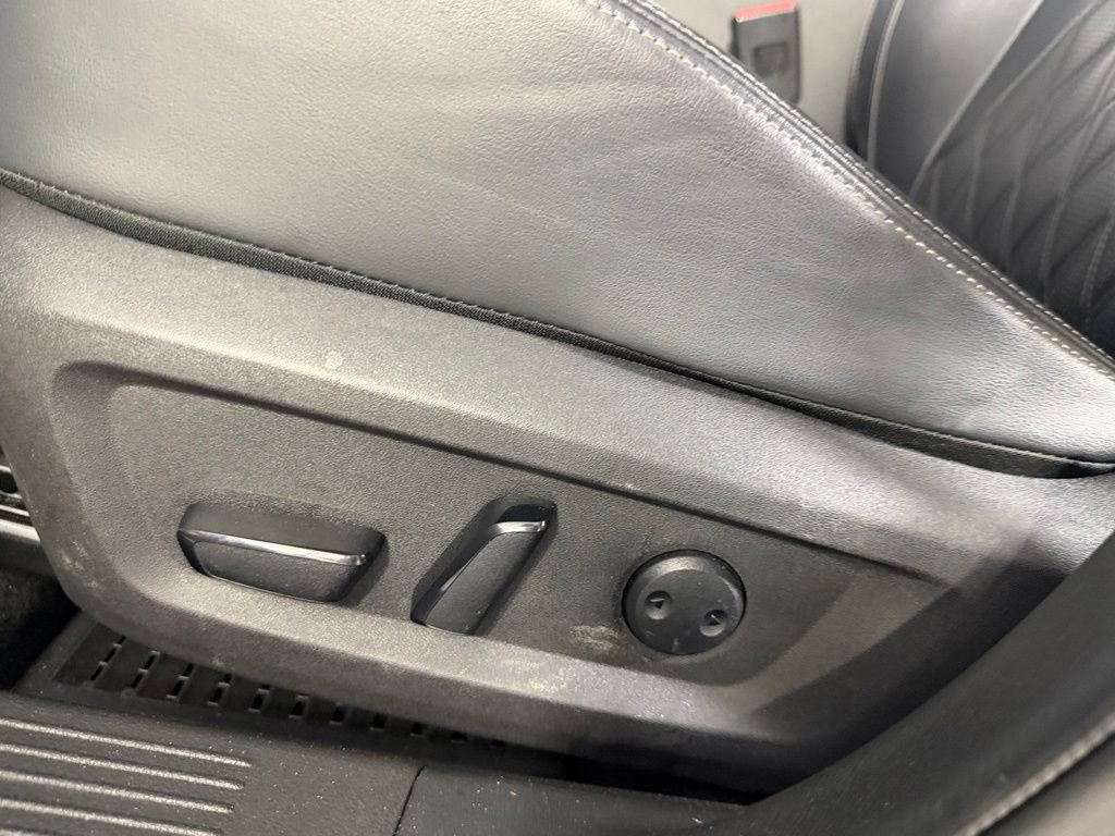Used 2023 Black Nissan Platinum image 25