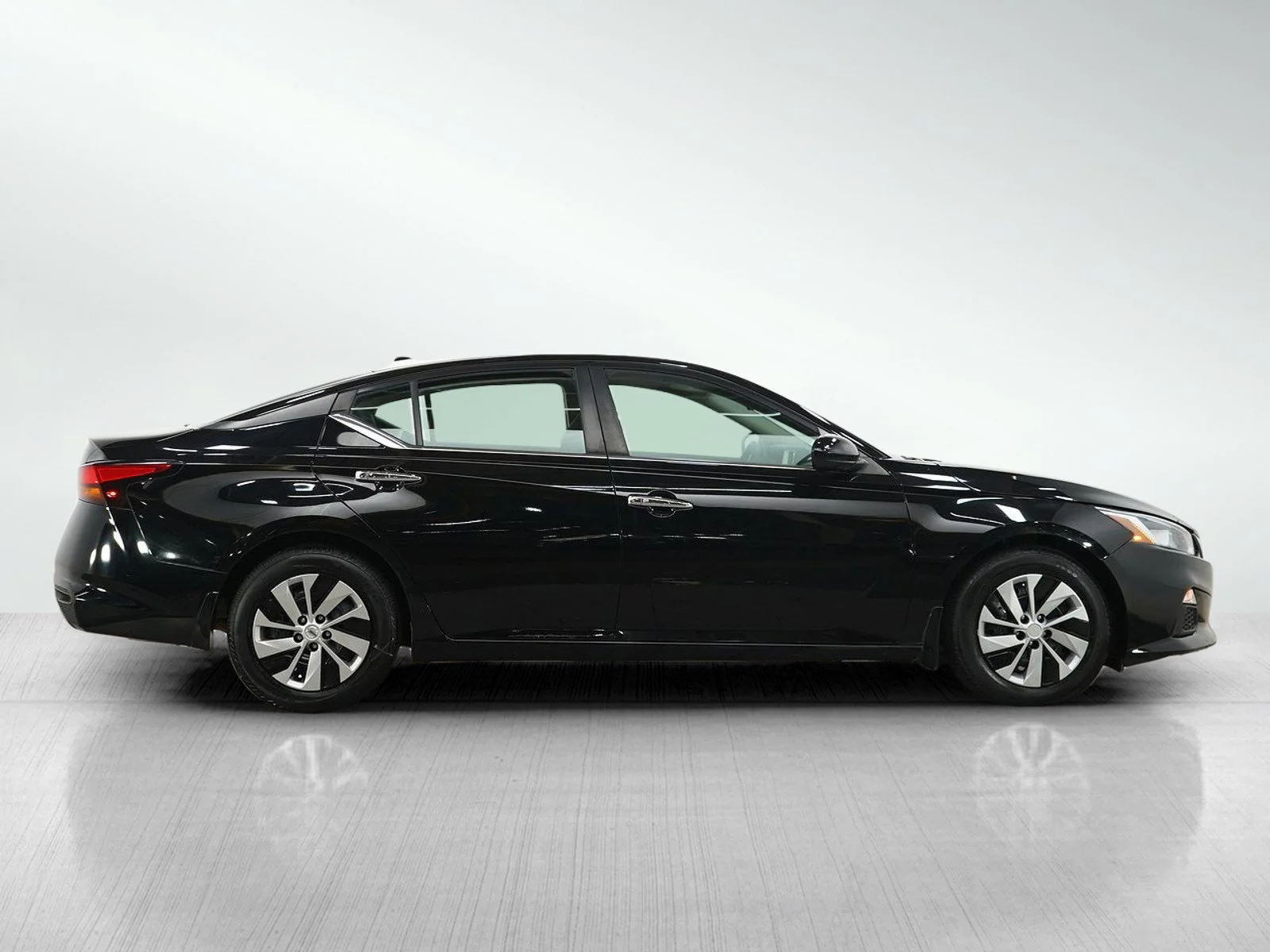 Used 2019 Super Black Clearcoat Nissan 2.5 S image 6