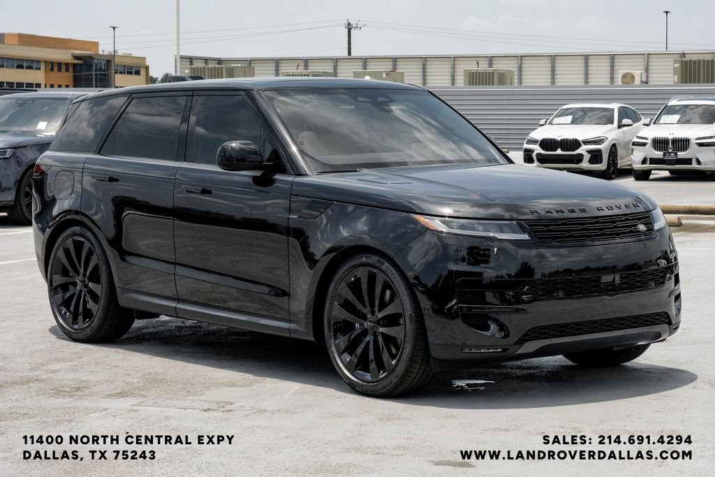 New 2026 Santorini Black Metallic Land Rover SE image 6