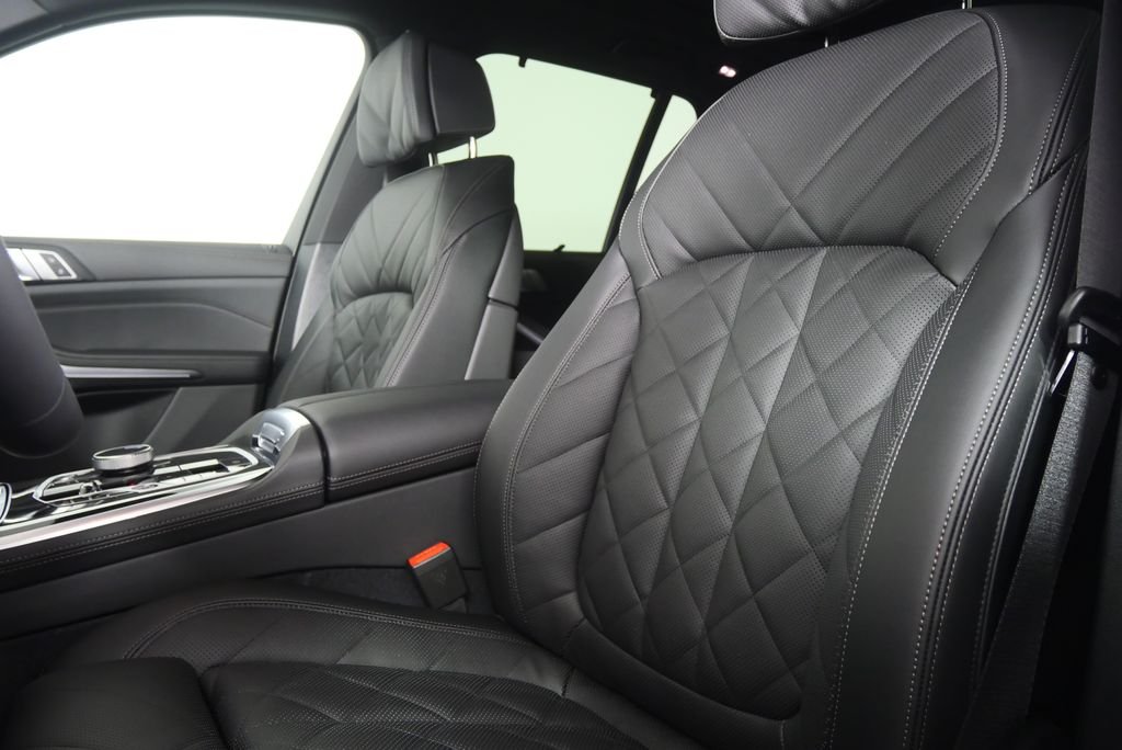 Used 2026 Carbon Black Metallic BMW sDrive40i image 11