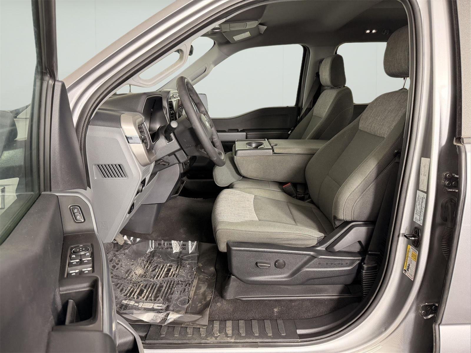 Used 2023 Iconic Silver Ford XLT image 12