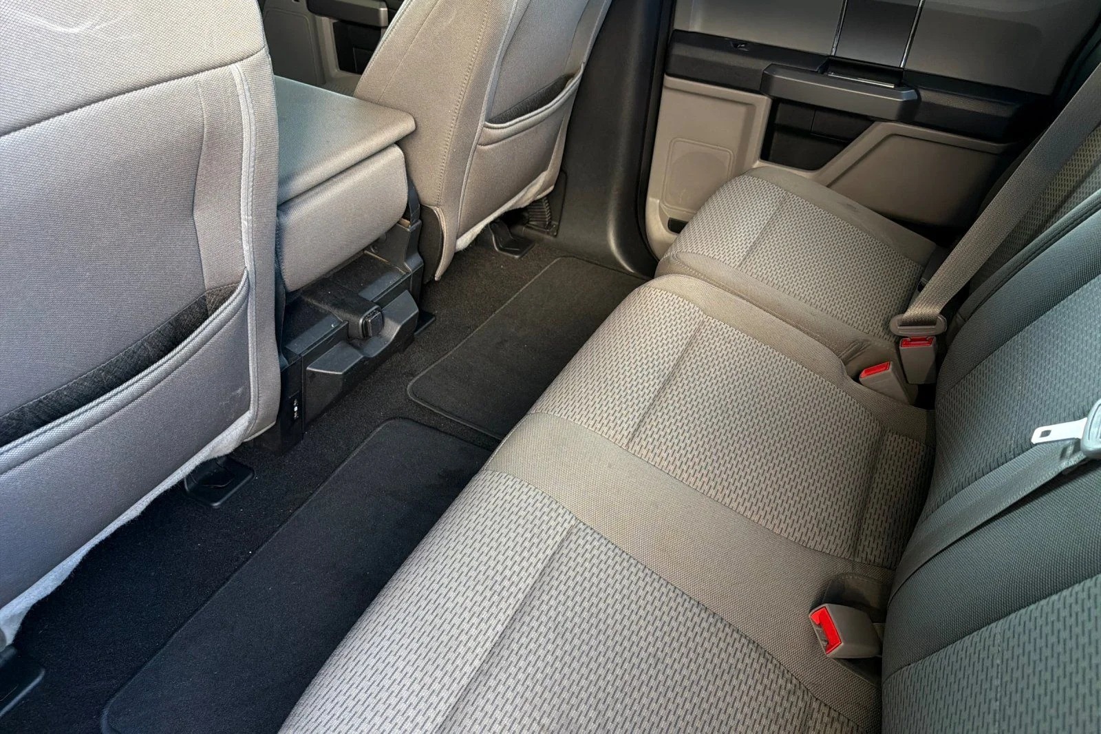 Used 2019 Gray Ford XLT image 14