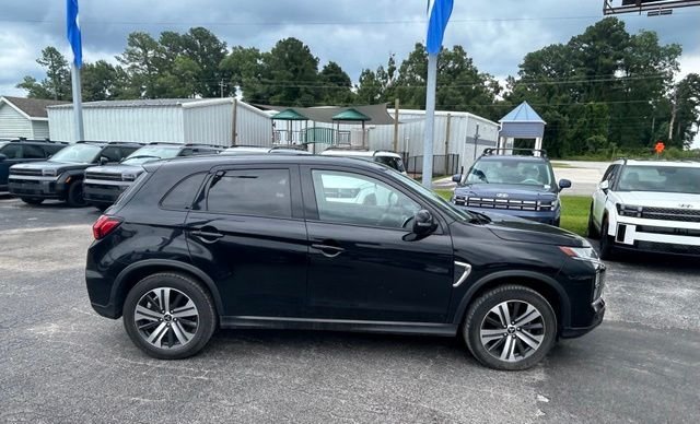 Used 2022 Black Mitsubishi 2.0 SE image 2