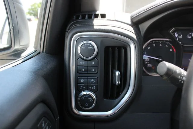 Used 2020 White GMC Elevation image 9