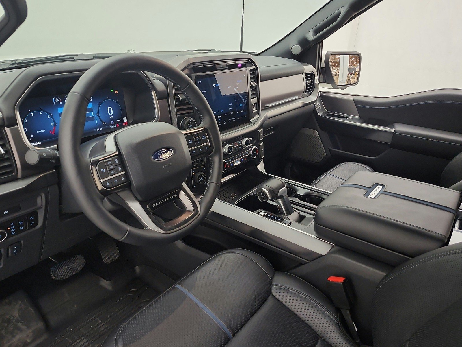 2025 Ford F-150 Platinum - Photo 17