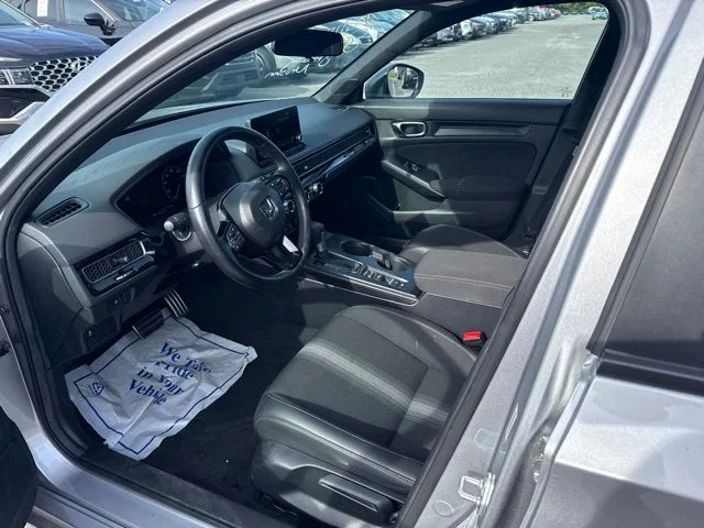 Used 2025  Honda Sport image 18
