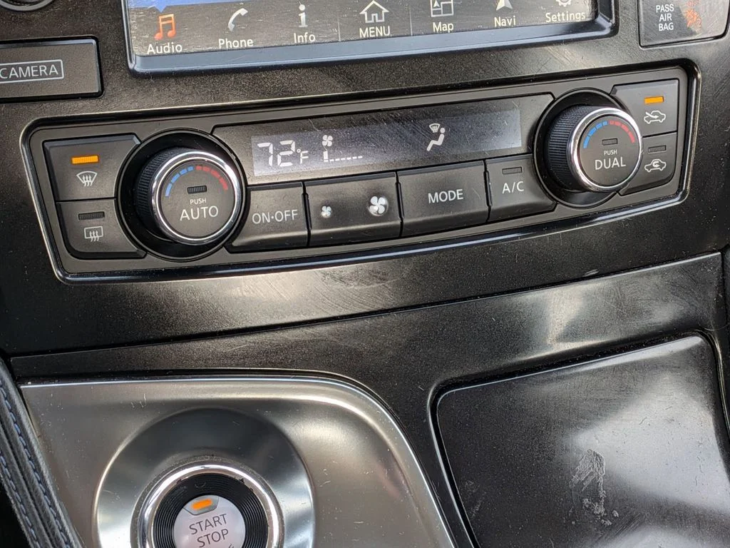 Used 2017 Blue Nissan 3.5 S image 19