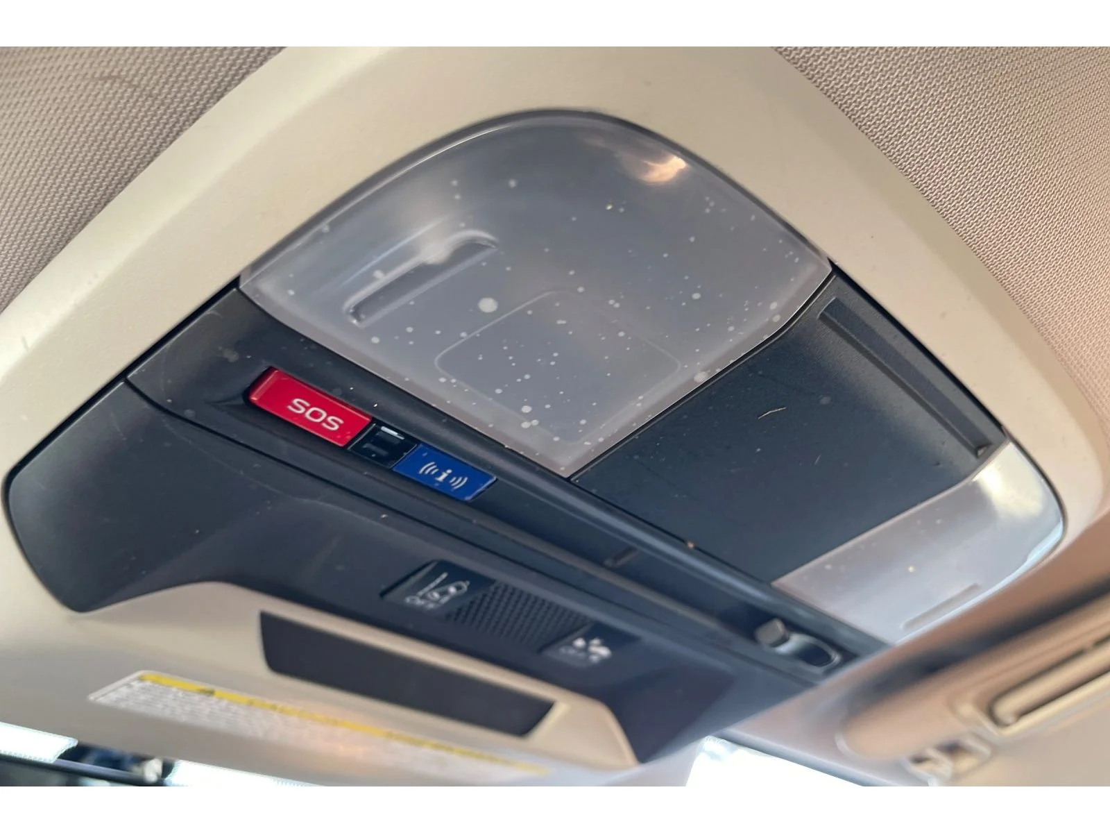 Used 2021 CRYSTAL WHITE PEA Subaru Premium image 24