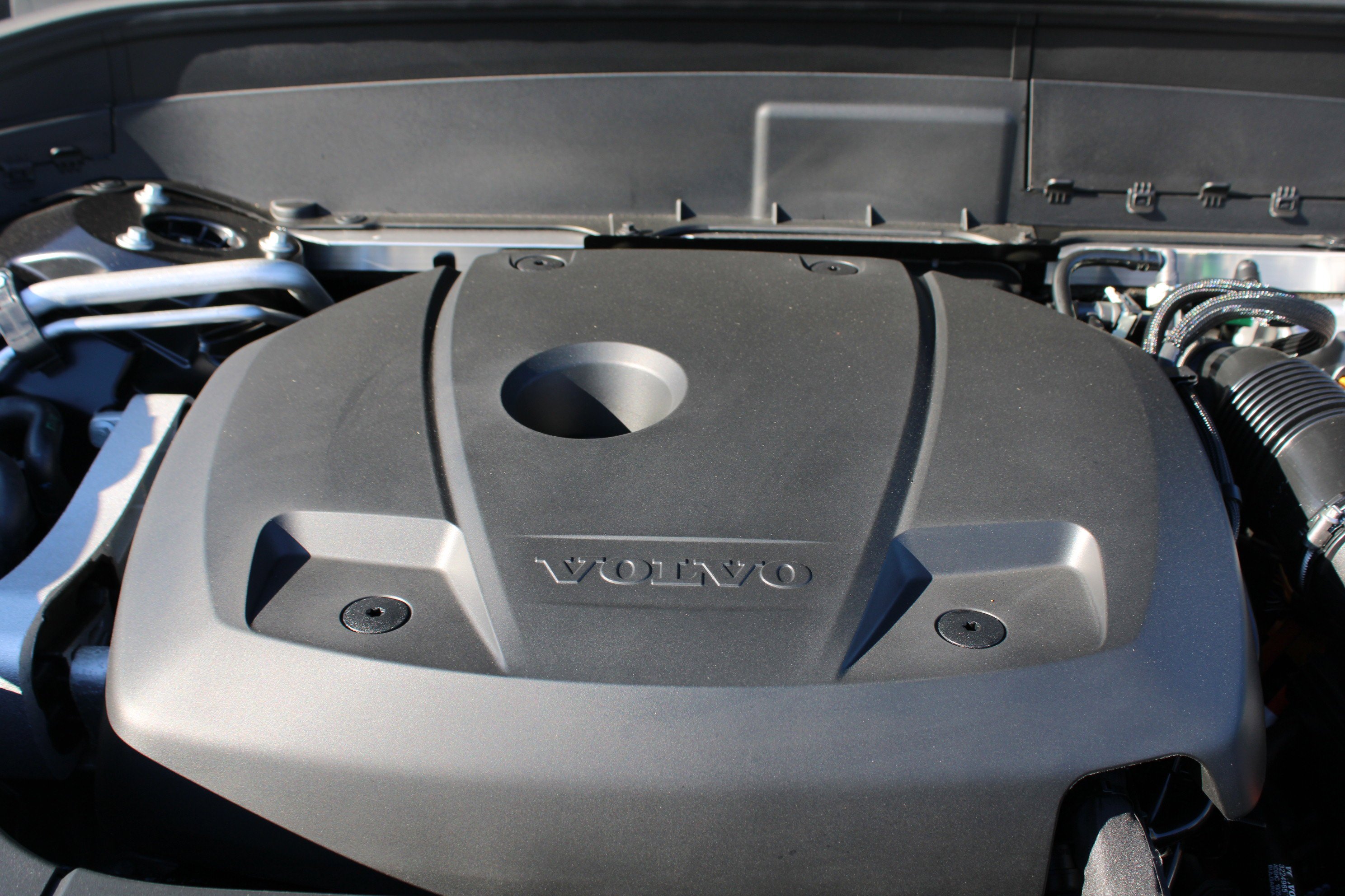 New 2026 Onyx Black Metallic Volvo Plus image 70