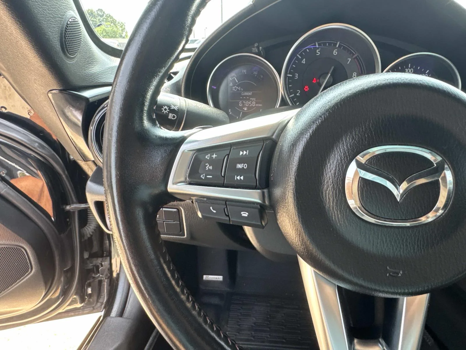 Used 2016 Jet Black Mica Mazda Club image 21