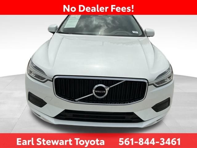 Used 2019 White Volvo T5 Momentum image 10
