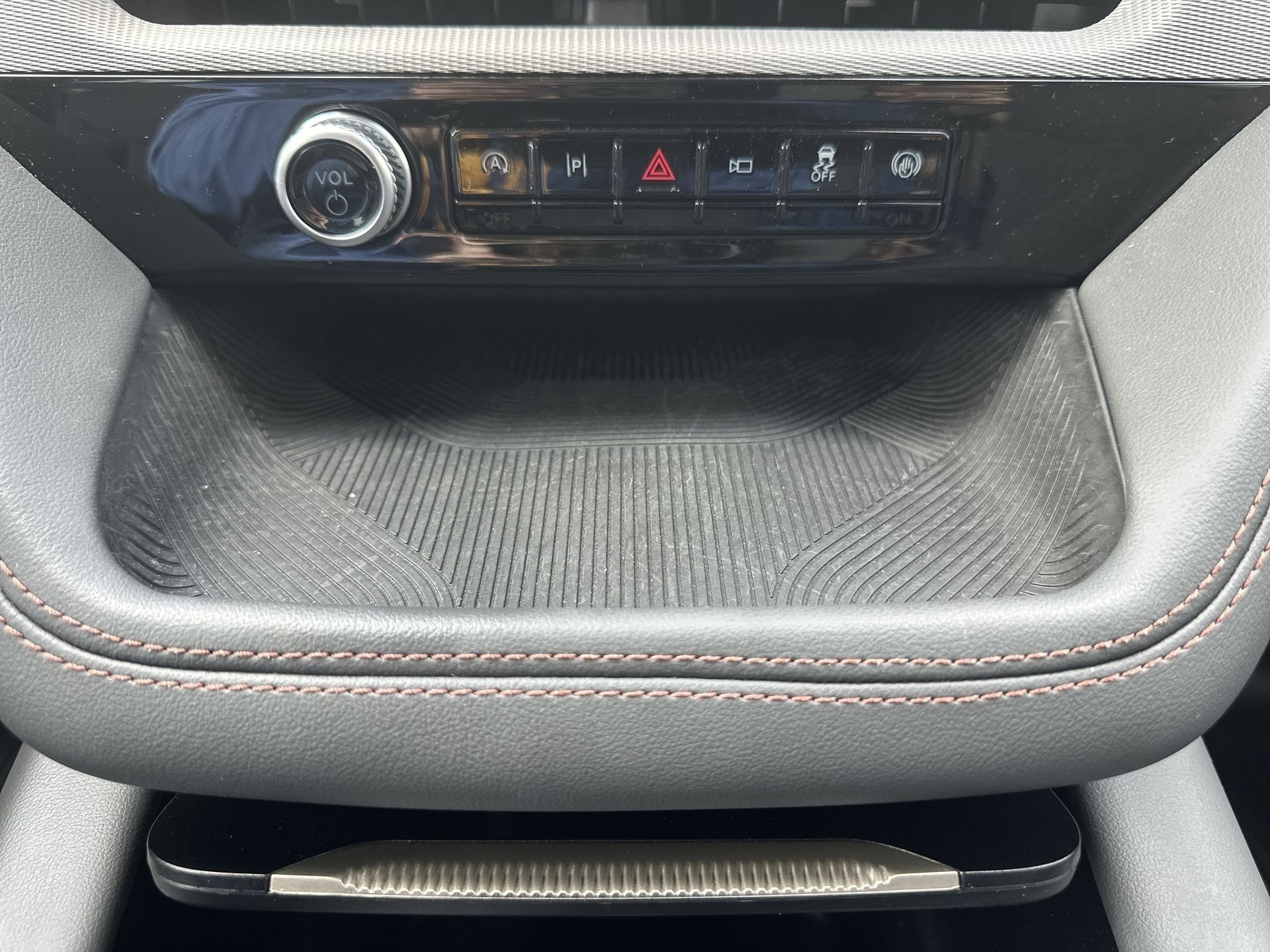 2025 Ford Explorer Active - Photo 34