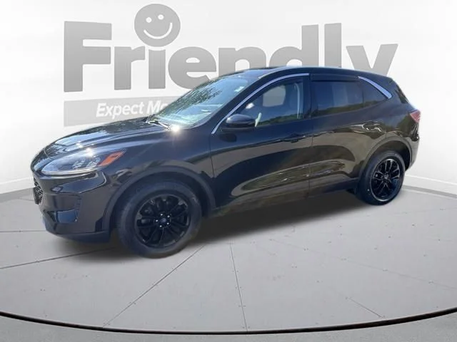 Used 2022 Ford Escape SE with VIN 1FMCU9G60NUC02476 for sale in Hamilton, NY