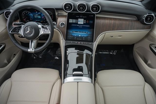 New 2026 Polar White Mercedes-Benz GLC 300 image 21