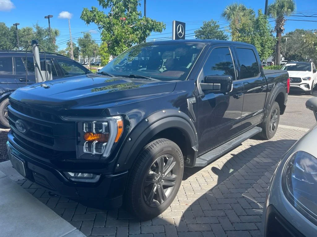 Used 2022 Black Ford Lariat image 2