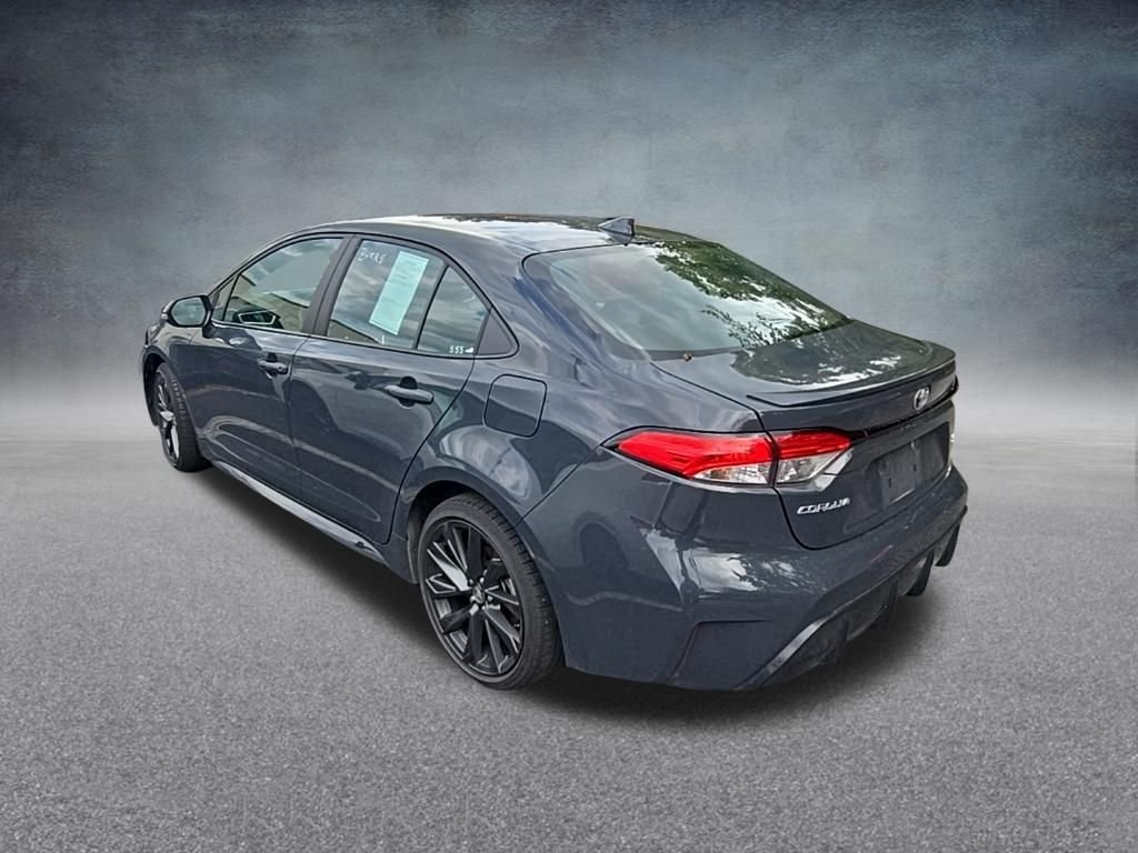Used 2025 Underground Toyota SE image 4