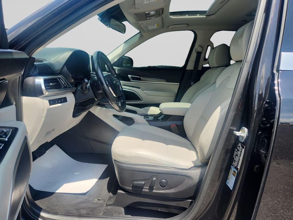 Certified Used 2022 Black Kia S image 10
