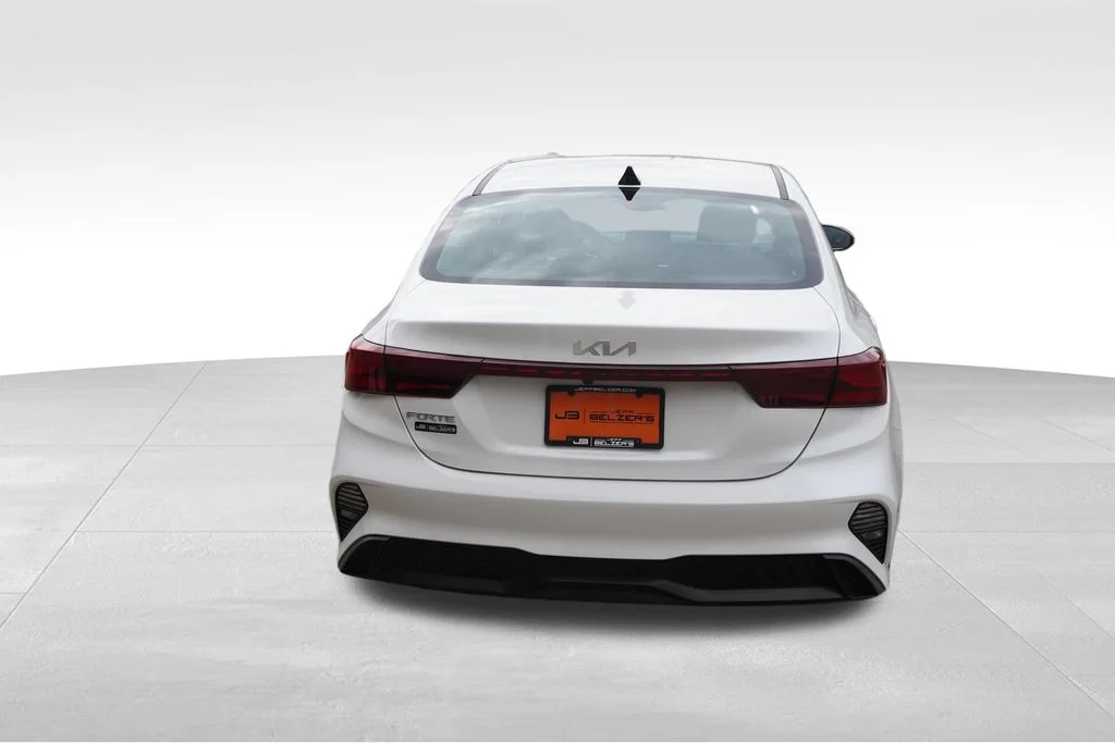Used 2023 Snow White Pearl Kia LXS image 6
