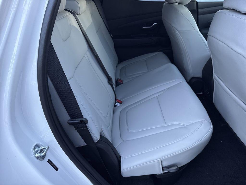 New 2026 White Hyundai SEL FWD image 15