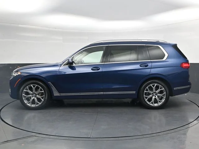 Used 2022 Blue BMW xDrive40i image 9