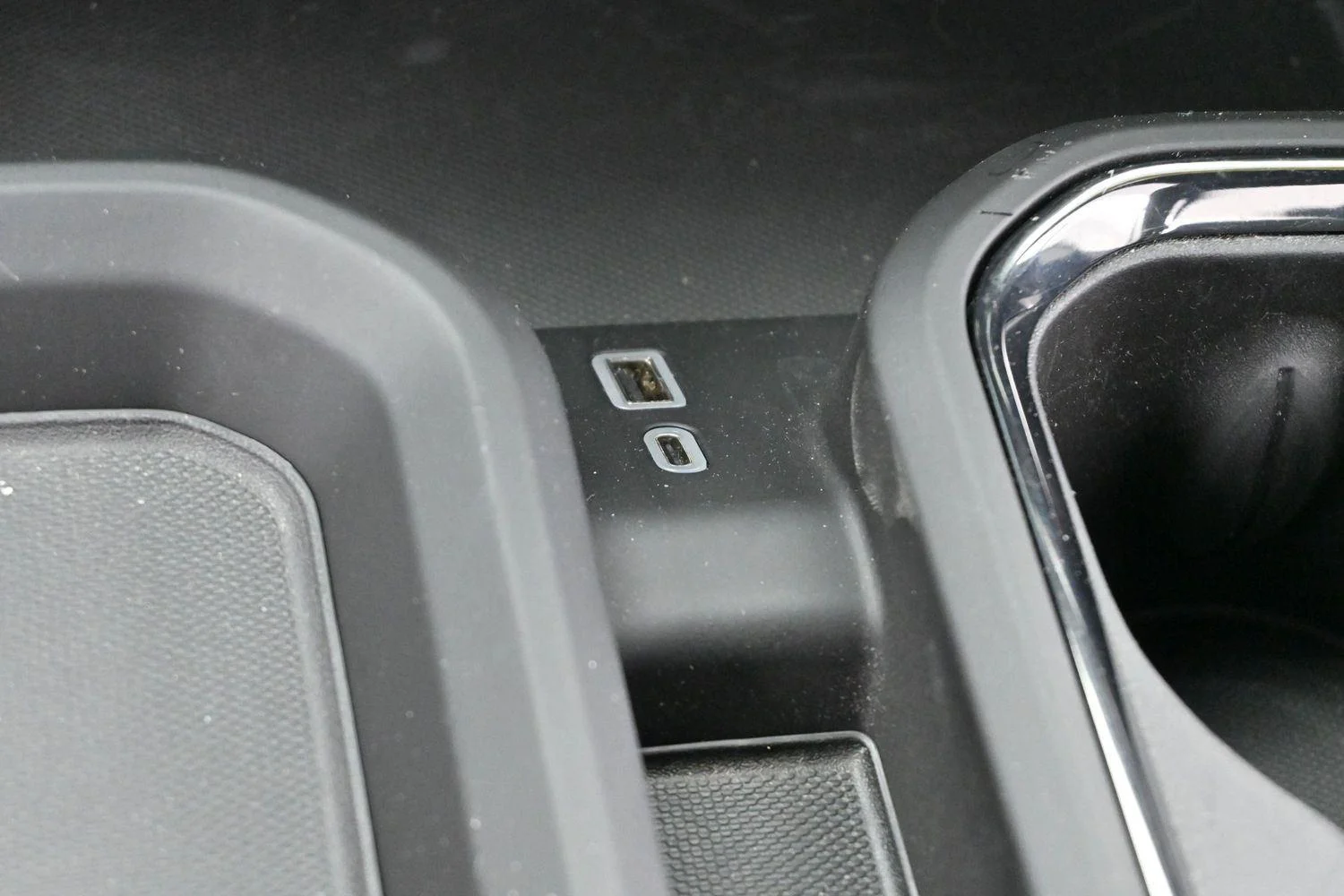 Used 2024 Titanium Rush Metallic GMC AT4X image 27