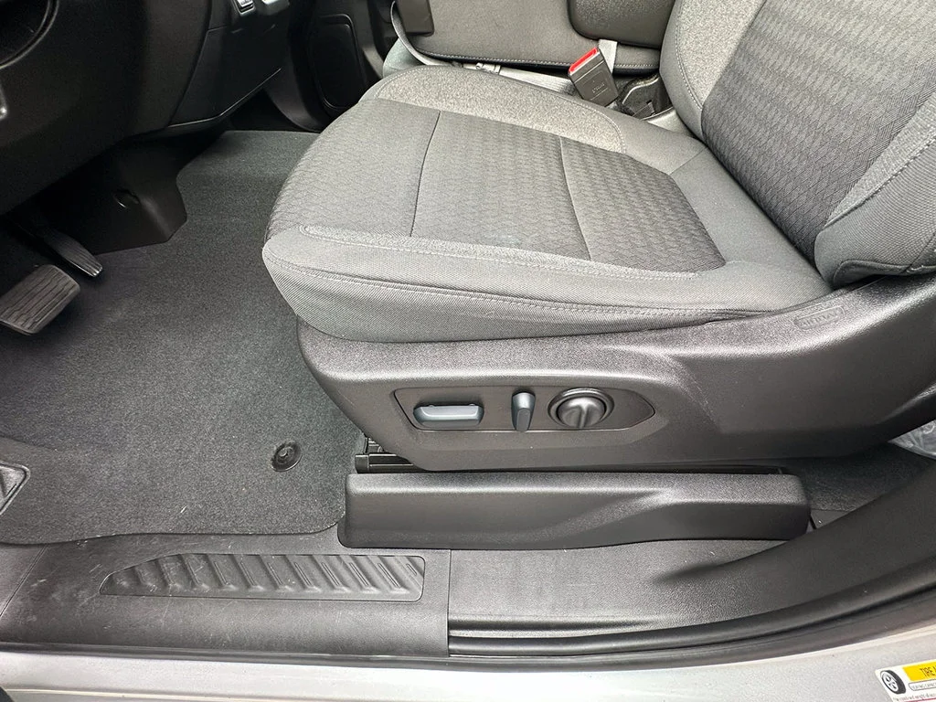 Used 2022 Silver Chevrolet Custom image 21