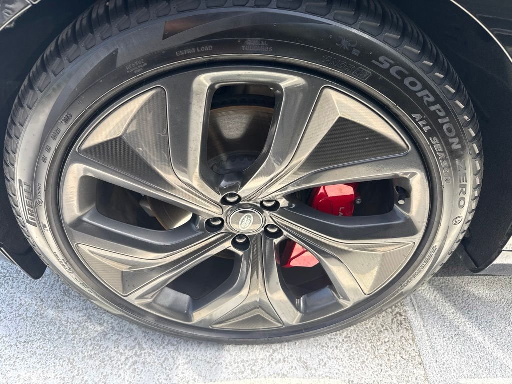 Certified Used 2024 SV Bespoke Match to Sample in Gloss Finish Land Rover Autobiography image 5