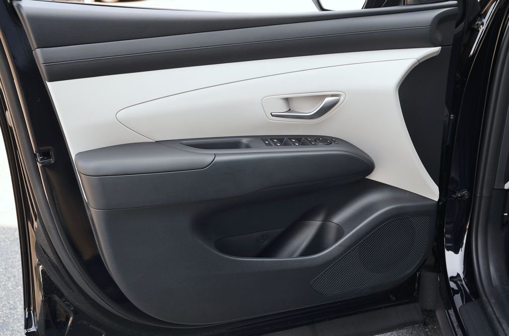 New 2026 Phantom Black Hyundai SEL Plus image 16