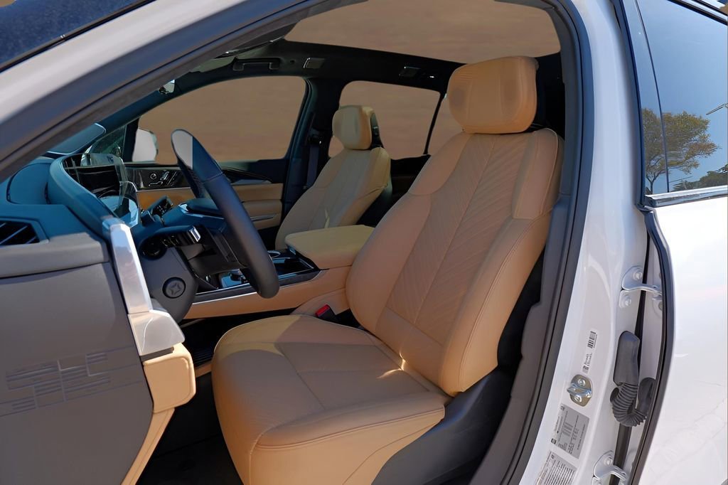 2025 Cadillac Escalade IQ Sport 2 - Photo 8