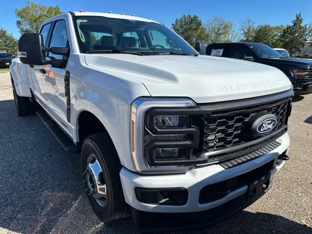 New 2027 Oxford White Ford F-350® XL image 2