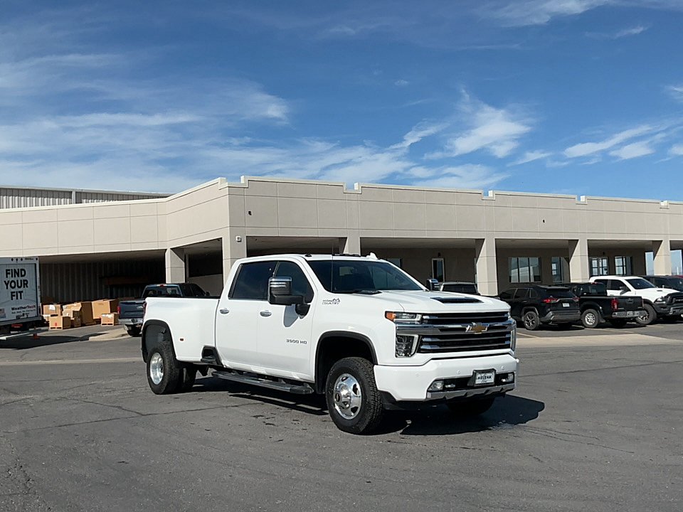 Used 2022 Summit White Chevrolet 4WD Crew Cab Long Bed High Country image 7